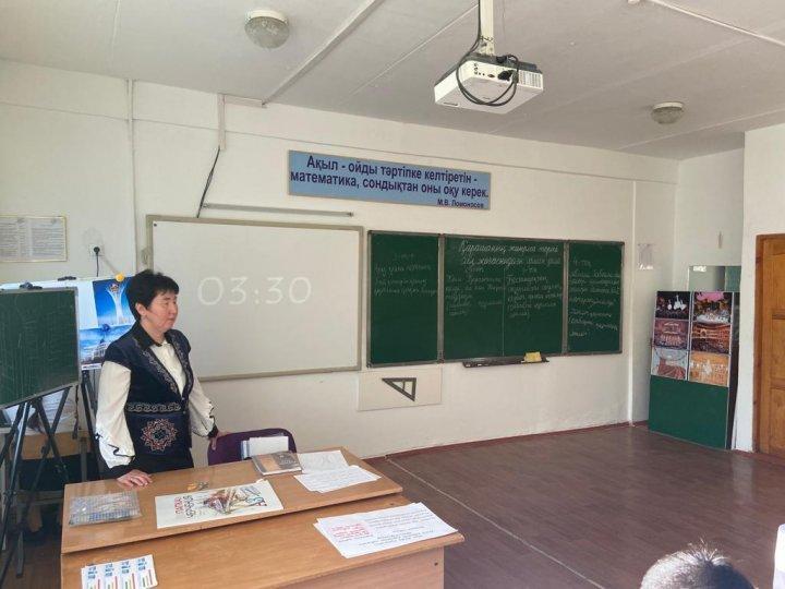24.11.2021ж күні «Қазақ тілі мен әдебиеті сабақтарында тілдік дағдыларды дамытудағы тиімді әдіс-тәсілдер» тақырыбында қалалық семинарда еңбек өтілі – 28 жыл, педагог-зерттеуші  Досжанова Рахия Каюмовна